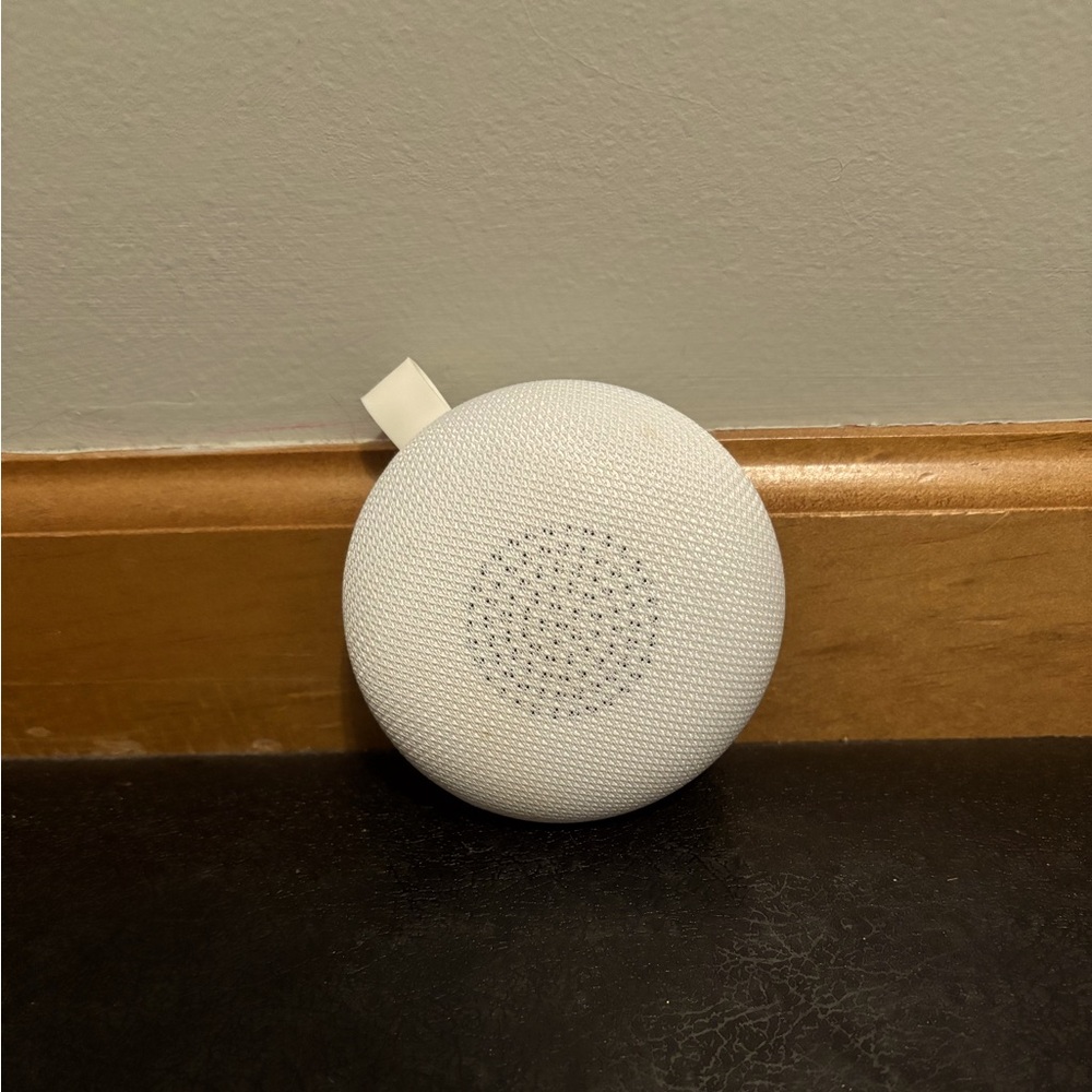 White speaker